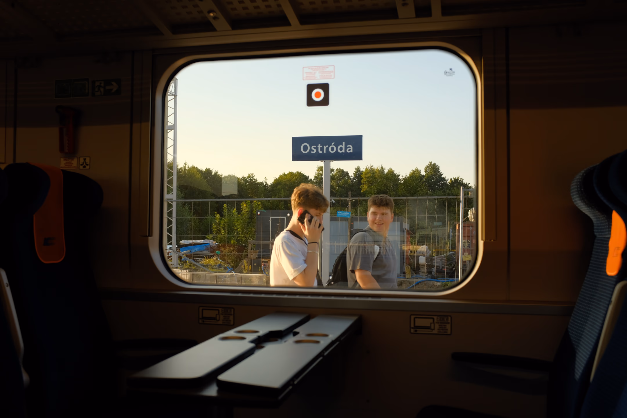 Image from Okno Intercity album